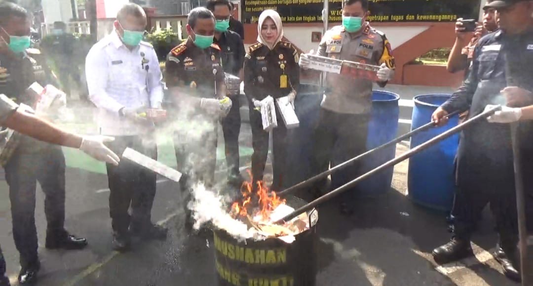 a8af4b2a ab3a 4040 8ae3 10d07bb579a5