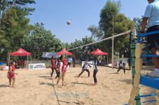 Tim Bola Voli Pantai Putri Kabupaten Malang Harus Rela Raih Medali Perak