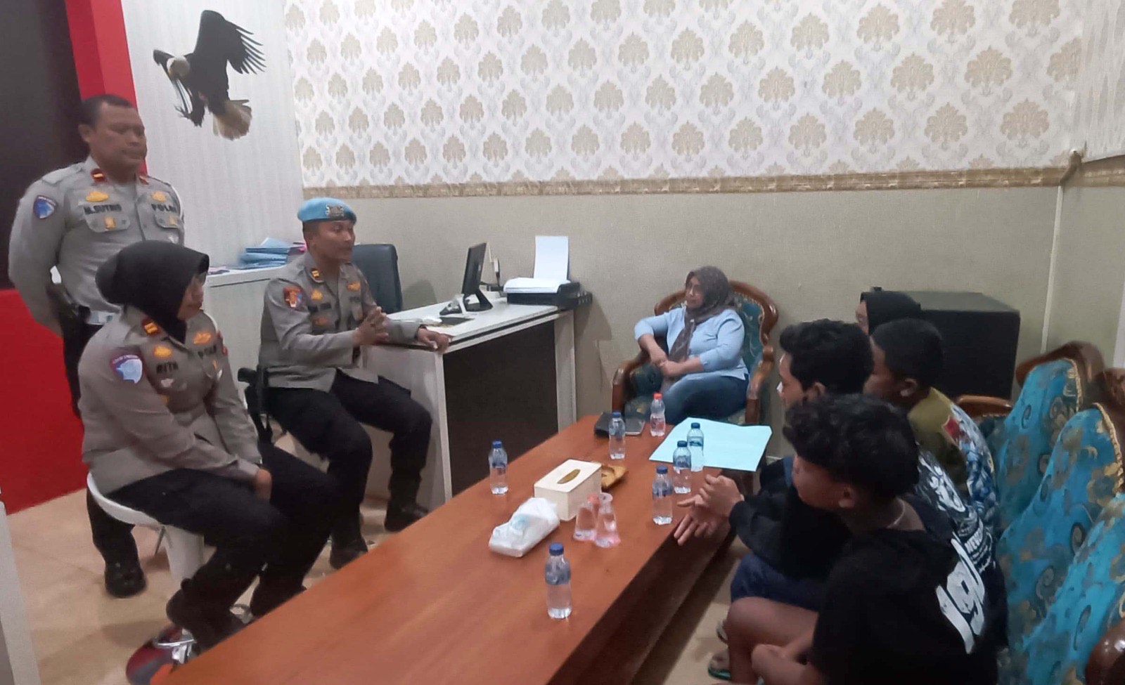 MR saat mengklarifikasi kejadian yang sempat viral di media sosial