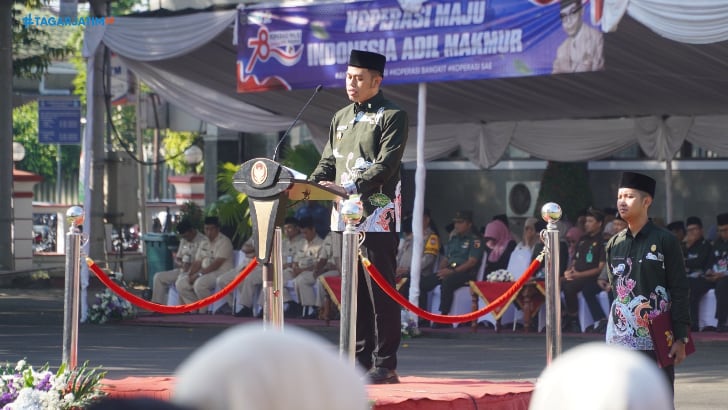 Hari Koperasi Nasional 78, Pemkot Blitar Dorong Koperasi Jadi Motor Penggerak Kesejahteraan Masyarakat 2 Walikota Blitar Mas Ibin saat menjadi pemimpin upacara peringatan hari koperasi nasional ke 78 di halaman pemkot blitar (Novianto/ tagarjatim.id)