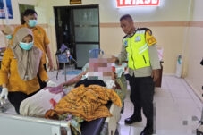 Petani Megaluh Jombang Tusuk Dadanya Sendiri dengan Pisau Dapur