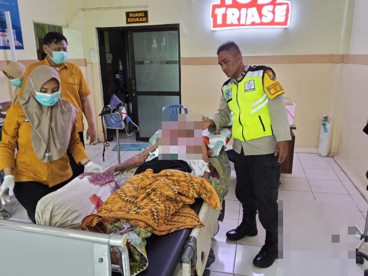 Petani Megaluh Jombang Tusuk Dadanya Sendiri dengan Pisau Dapur