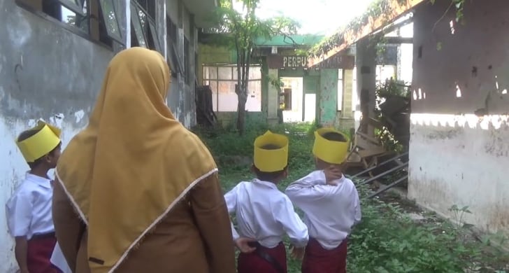 Masa MPLS, Siswa SDN Jabon 2 Dikenalkan Kondisi Sekolah yang Nyaris Ambruk