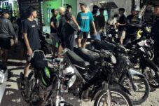 Sejumlah motor yang berhasil diamankan polisi dari aksi balap liar di wilayah Kecamatan Bungah Kabupaten Gresik (Muhammad/ Tagarjatim.id)