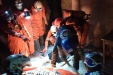 Mayat Membusuk di Sumur Rumah Kosong Gegerkan Warga Sumobito Jombang