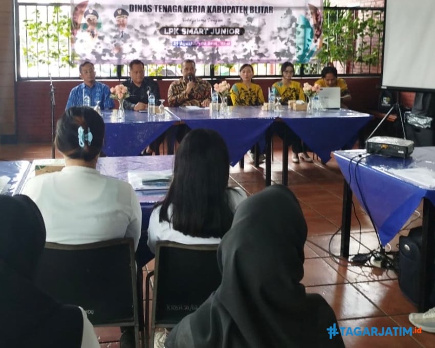 Disnaker Kabupaten Blitar Latih 8 Perempuan Keterampilan Barbershop dari Dana Cukai 2 Disnaker Kabupaten Blitar Latih 8 Perempuan Keterampilan Barbershop dari Dana Cukai