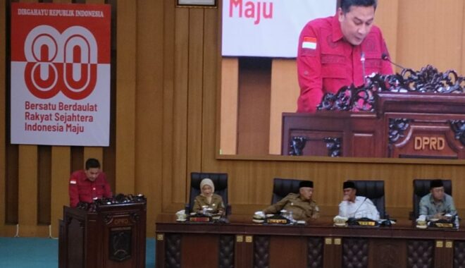 Enam Fraksi DPRD Kabupaten Malang Sampaikan Pandangan Umum Tiga Raperda 2 Penyampain pandangan umum oleh fraksi PDIP (Abdullah/ Tagarjatim.id)