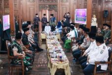 Tingkatkan Sinergitas Polri dengan Ulama, Kapolri Silaturahmi ke Pondok Pesantren Syiddiqiyah Ploso Jombang