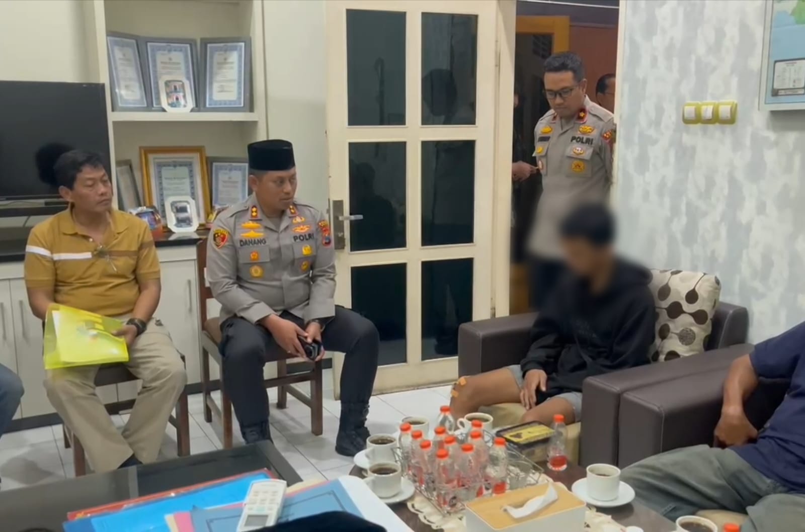 Gerak Cepat, Polisi Amankan Pelaku Lepas Bendera Suporter di Malang 3 IMG 20250809 WA0047