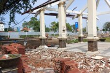 Kondisi terkini proyek revitalisasi alun - alun Sidoarjo, Minggu (24/8/2025). (Foto : Eleanor)