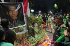 Doa Bersama untuk Affan Kurniawan, Ratusan Ojol Jember Suarakan Reformasi Polri dan Pencopotan Kapolri