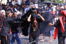 Peserta kirab bantengan Kota Batu ke-17 ( Foto: Moch Firman/ tagarjatim.id)