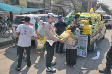 Polres Lamongan Gelar Pasar Murah, 27 Ton Beras SPHP Disiapkan 18 Kepolisian Resor Lamongan Gelar Pasar Murah di Pasar Semlaran, Sukodadi, Lamongan, selama dua hari, Kamis-Jumat, 7-8 Agustus 2025.