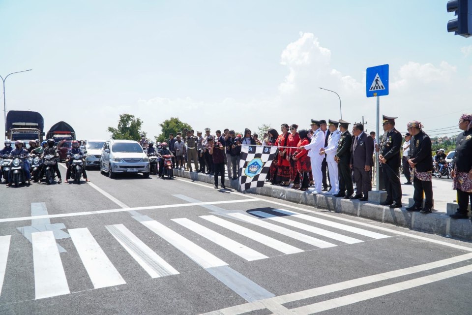 Bupati Lamongan Yuhrohnur Efendi membuka JLU (Sapari/ Tagarjatim.id)