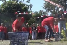 Penghuni panti wreda karya asih lawang antusias mengikuti lomba peringatan HUT RI ke 80 (A.Malik/ Tagarjatim.id)