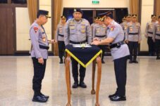 Kapolri Resmi Lantik Komjen Dedi Prasetyo Jadi Wakapolri 10 Prosesi pelantikan Wakapolri, Komjen Pol. Dr. Dedi Prasetyo.