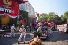 Penampilan kolosal perjuangan melawan penjajah di Batu Love Garden, Kota Batu, Minggu 17 Agustus 2025.(foto: Jatim Park Group)