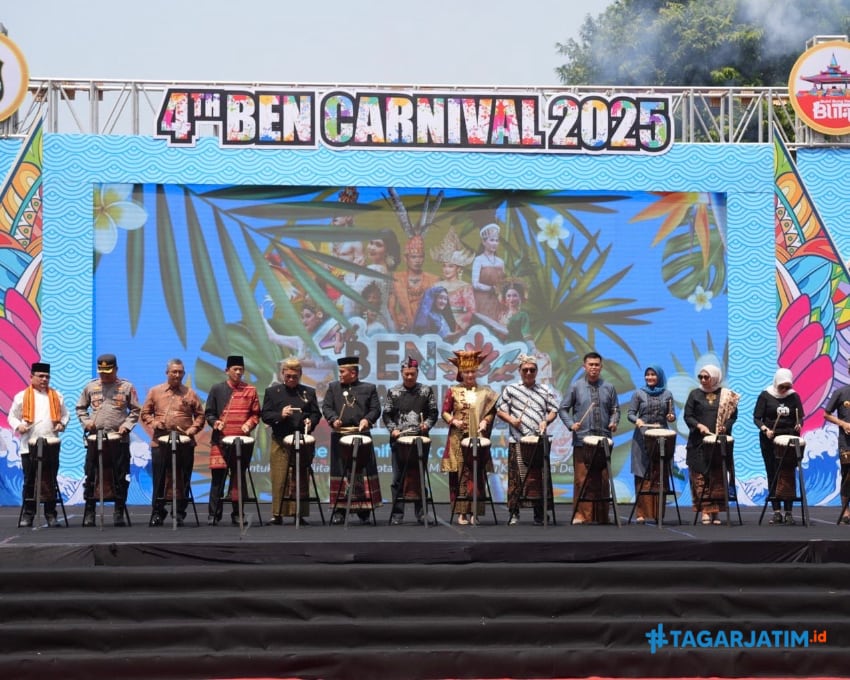 Blitar Ethnic National Carnival ke 4, Manifestasi Nyata Budaya Indonesia 2 Rampak gendang sebagai pembuka acara yang dilakukan oleh para undangan menandai dibukanya ben carnival ke 4 (Novianto, tagarjatim.id)