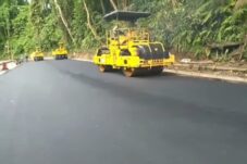 Alat berat yang dikerahkan untuk merampungkan perbaikan Jalur Gumitir yang sempat ditutup total sejak 24 Juli 2025. (Istimewa/ BBPJN Jatim Bali)