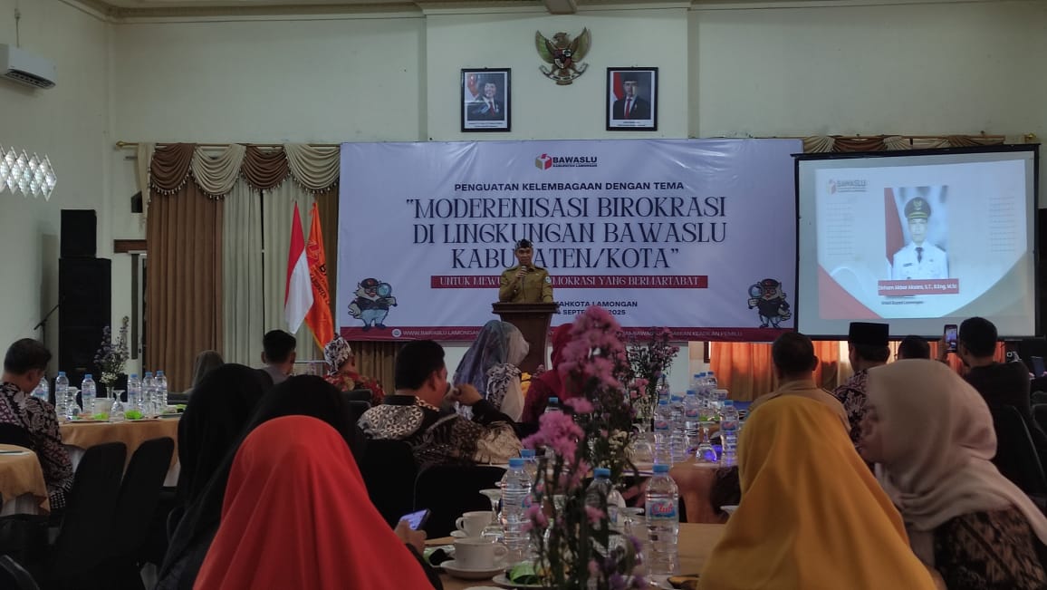 Memperkuat Kapasitas Kelembagaan birokrasi modern transparan dan Akuntabel di Tubuh Bawaslu 2 Kegiatan Bawaslu Kabupaten Lamongan di Aula Hotel Grand Mahkota, Selasa (16/9/2025).