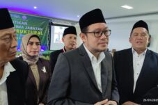Gus Maksum, menyampaikan harapannya agar Unisla terus berinovasi dan menjadi kampus terdepan.