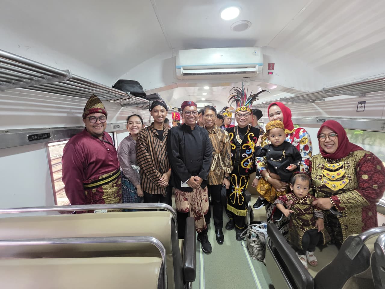 Semarak peringatan HUT ke-80 PT KAI dalam rangkaian kegiatan yang digelar Komunitas Indonesian Railway Preservation Society. (Foto: Istimewa)