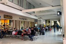 Salah satu peron di stasiun Gubeng, Surabaya, Sabtu (6/8/2025). (Foto : Eleanor)