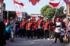 Kemeriahan pelepasan jalan sehat Kemerdekaan HUT RI ke 80 di Bulangkulon Gresik