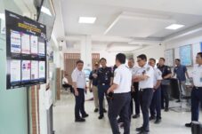 Dirut KAI Bobby Rasyidin ketika memberikan arahan di Daop 7 Madiun (dok. Humas Daop7 Madiun untuk tagarjatim.id)