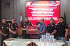 Kejari Sidoarjo menerima pengembalian uang dalam kasus Dana Desa Entalsewu.