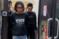 Terlibat Cekcok, Kenek Tusuk Wajah Sopir Truk Dengan Benda Tajam di SPBU Bunder