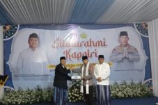 Kapolri Silaturahmi dengan Para Kiai dan Santri di Ponpes An-Nur 2 Malang 17 Kapolri Silaturahmi dengan Para Kiai dan Santri di Ponpes An-Nur 2 Malang