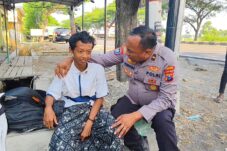 Bocah 16 Tahun Asal Kebumen Ditemukan Jalan Kaki di Lamongan, Kehabisan Biaya dan Kehilangan HP