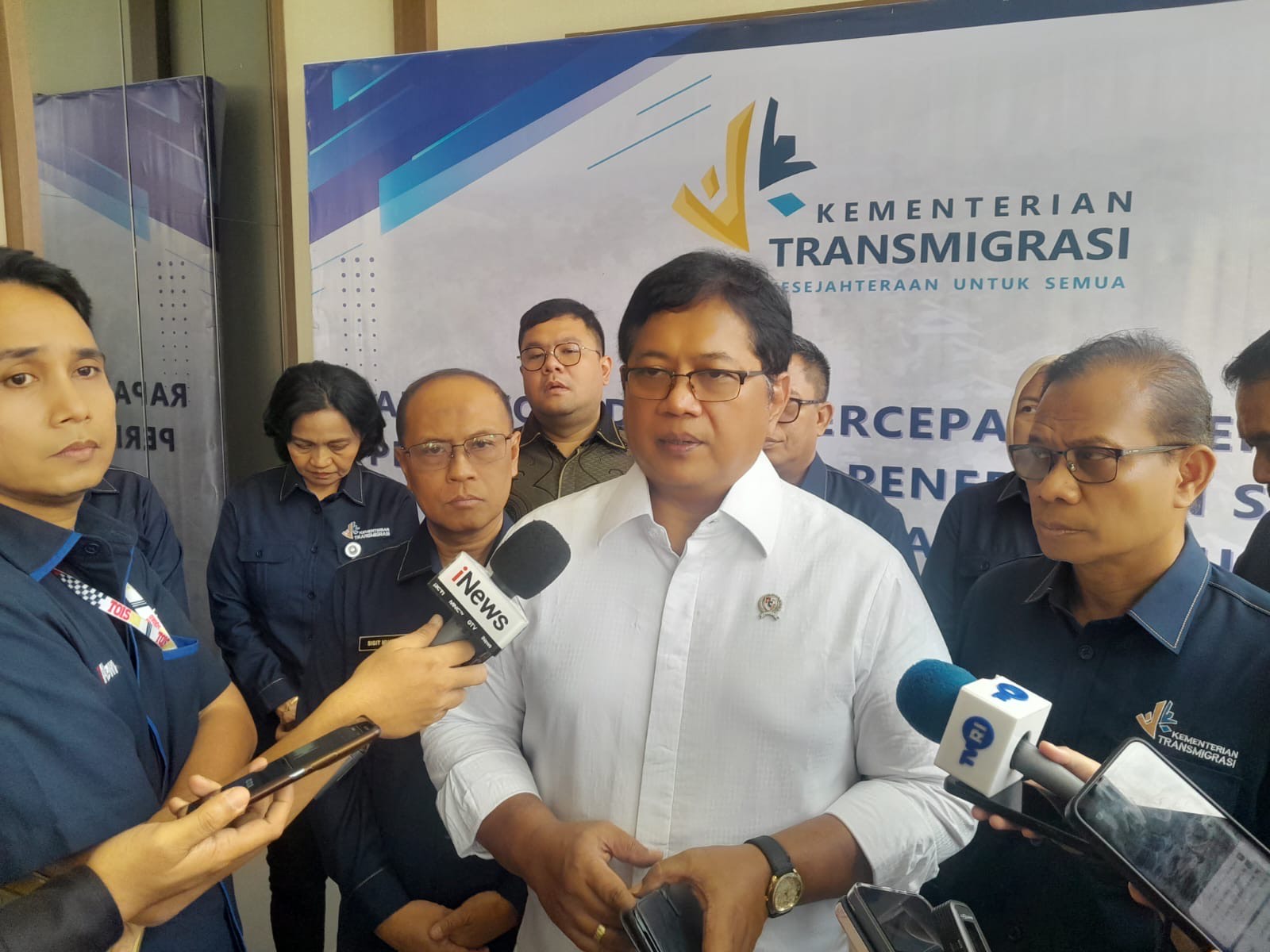 Wamen Transmigrasi Janji Tuntaskan Sertifikat Hak Milik Warga Transmigran