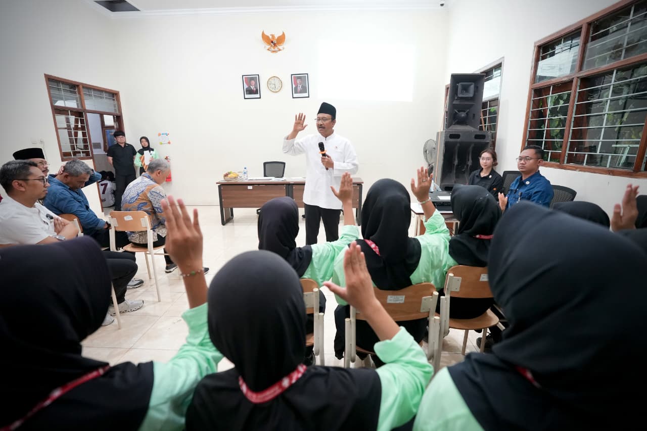 Gus Ipul Terharu Disambut Pidato Bahasa Inggris Siswa Sekolah Rakyat Jombang