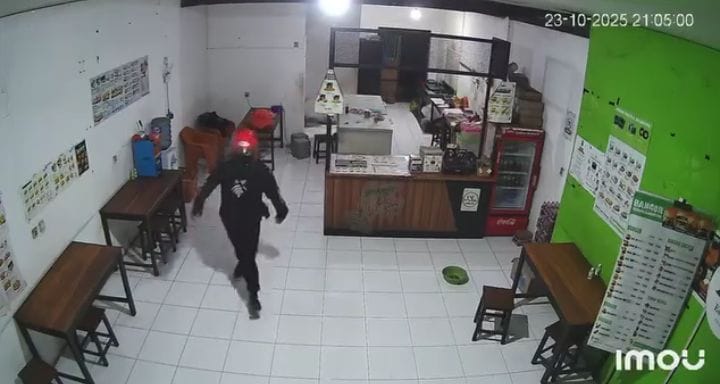 Ponsel Dicuri, Seluruh Data Pelanggan Hilang