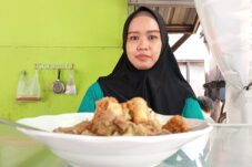 Mengenal Lezatnya Nasi Osik "Cak Cumik" Khas Sepanjang 14 Mengenal Lezatnya Nasi Osik "Cak Cumik" Khas Sepanjang