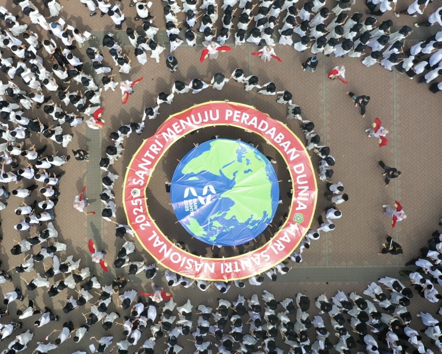 Santri MAN 1 Kota Malang Rayakan Hari Santri 2025