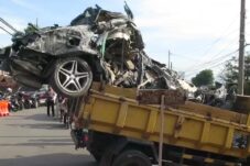 Mobil Mercedes Benz Diduga Milik Pengasuh Ponpes Ditemukan Ringsek Tak berbentuk