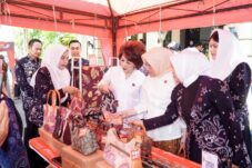 Tenun Ikat Parengan Jadi Objek Pelaksanaan Pendidikan Kecakapan Wirausaha Lamongan