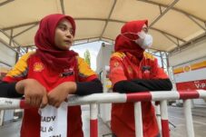 Stok BBM Kosong, Karyawan SPBU Swasta di Lamongan Jual Oli Lewat Live TikTok