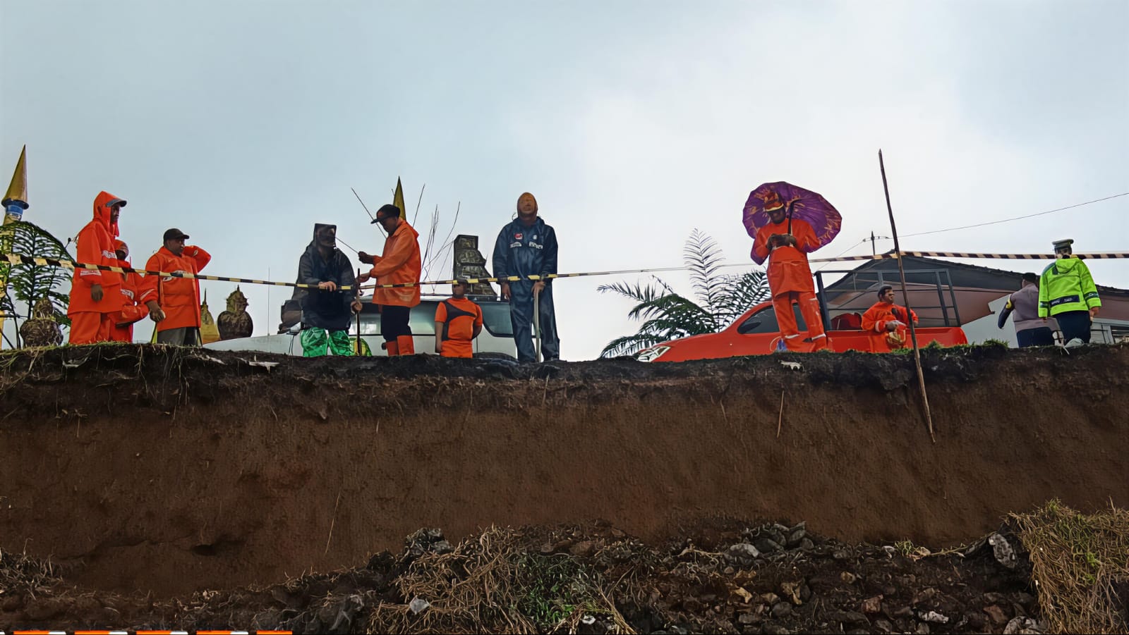 Tanah Longsor Beruntun Landa Sumberbrantas, Rumah dan Lahan Warga Terdampak 10 Tanah Longsor Beruntun Landa Sumberbrantas, Rumah dan Lahan Warga Terdampak