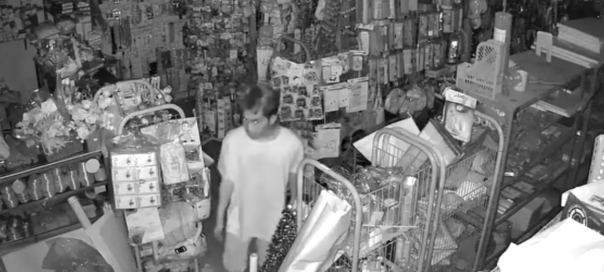 Aksi Pencurian di Toko Kelontong di Ngawi Terekam Kamera CCTV