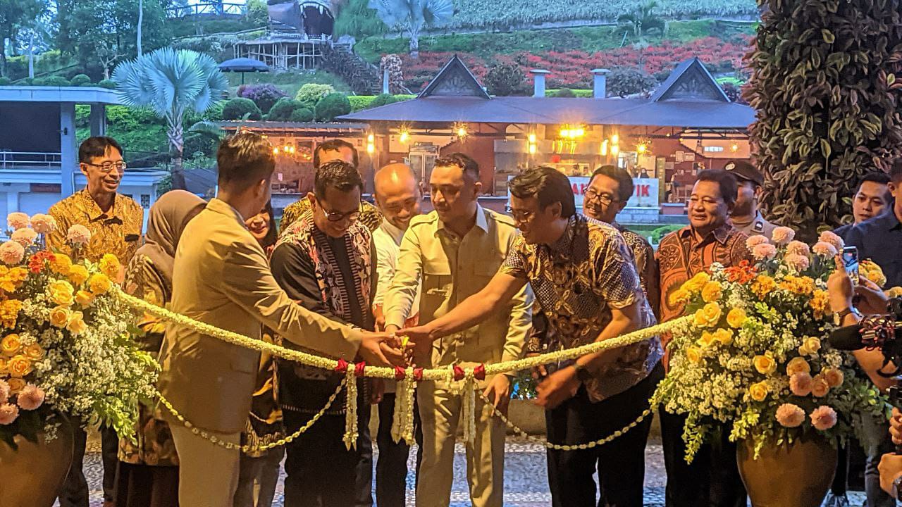 Selecta Resmi Menjadi Living Museum: Jejak Sejarah Bung Karno dan Bung Hatta Dihidupkan Kembali dalam ICCF 2025 7 Selecta Resmi Menjadi Living Museum: Jejak Sejarah Bung Karno dan Bung Hatta Dihidupkan Kembali dalam ICCF 2025