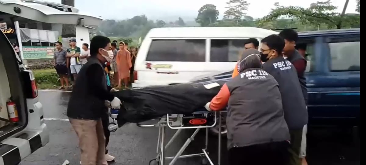 Adu Banteng Truk Tangki Pertamina Dengan Sepeda Motor Di Jalur Wisata Telaga Sarangan Magetan, 1 Tewas