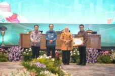 Kota Batu Sabet Penghargaan TP2DD 2025, Wali Kota Nurochman: Digitalisasi Bukan Lagi Pilihan, Tapi Keharusan!