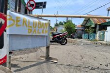 Terendam Banjir Selama Sepekan, Banyak Jalan Rusak di Sidoarjo