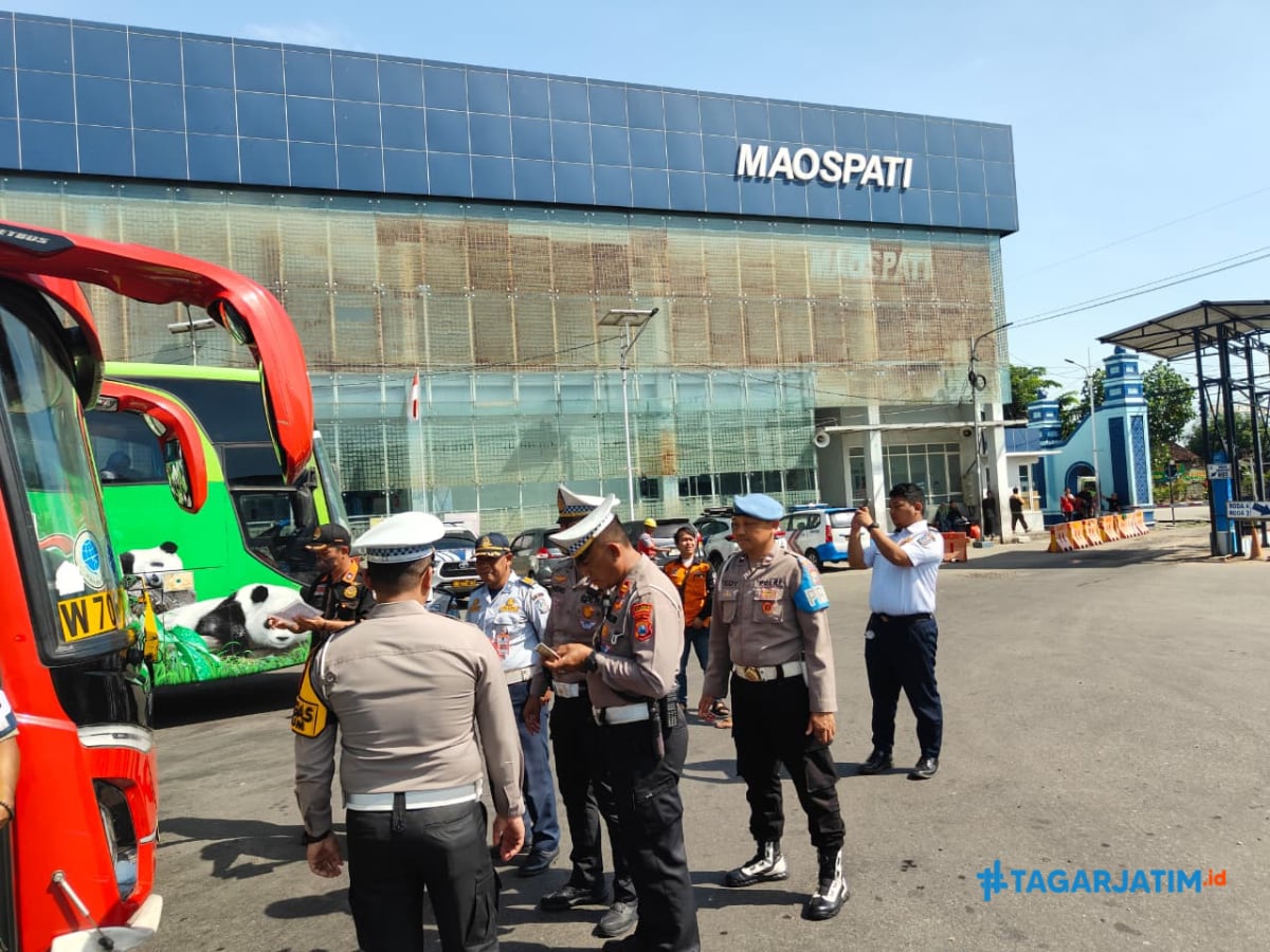 Polres Magetan Pastikan Keselamatan Penumpang Lewat Ramp Check dan Cek Kesehatan Gratis di Terminal Maospati