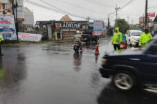 Jalur Batu–Mojokerto Ditutup Total: Polisi Alihkan Arus, BPBD Batu Imbau Warga Jauhi Lereng