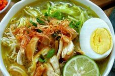 5 Rekomendasi Makanan Hangat yang Cocok Dinikmati Saat Musim Hujan